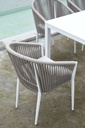 Sillon Ukiah Aluminio blanco. Cuerda greige cojin greige