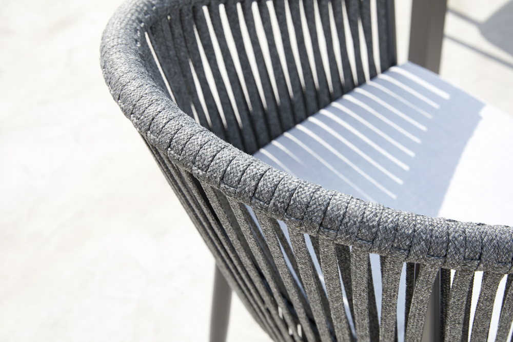 Sillon Ukiah Aluminio antracita. Cuerda antracita y cojin antracita