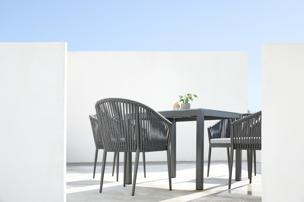 Sillon Ukiah Aluminio antracita. Cuerda antracita y cojin antracita
