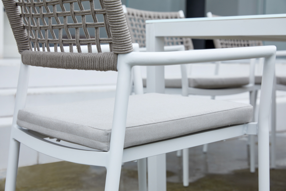 Sillon samoa aluminio blanco. Cuerda greige cojin greige