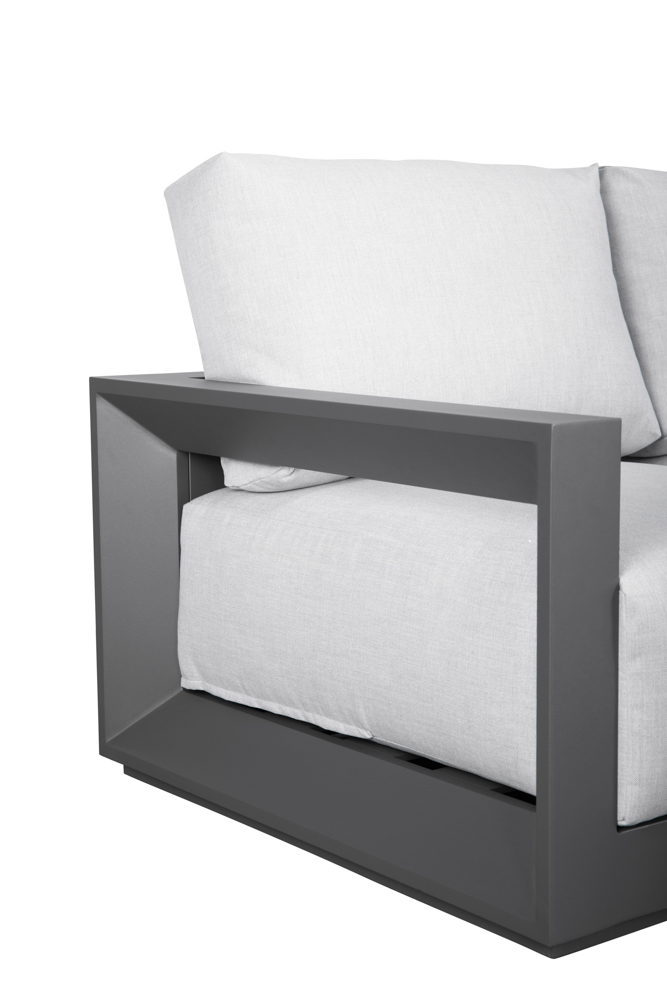 Sofa 3 plazas Onix. Aluminio antracita cojineria gris medio