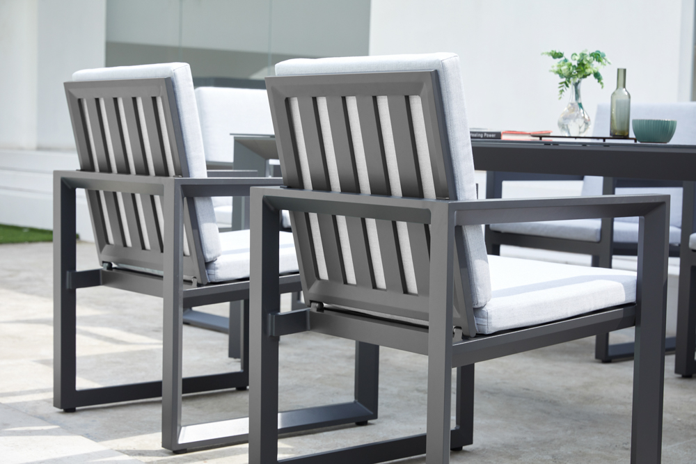 sillon de comedor Onix. Aluminio antracita y cojineria gris medio