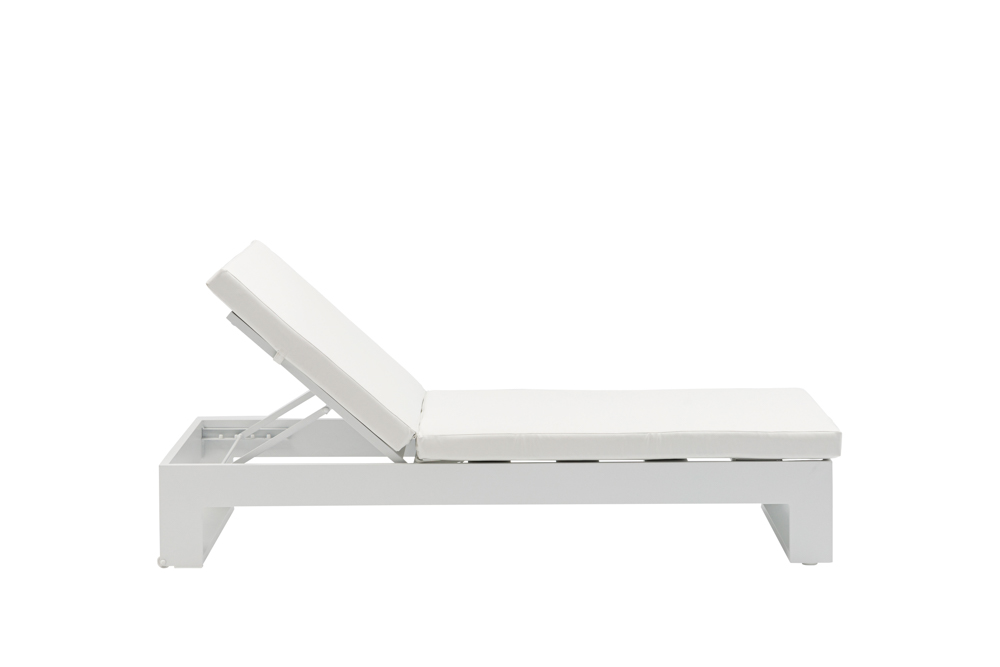 Tumbona Niland. Aluminio blanco y tejido nautico blanco
