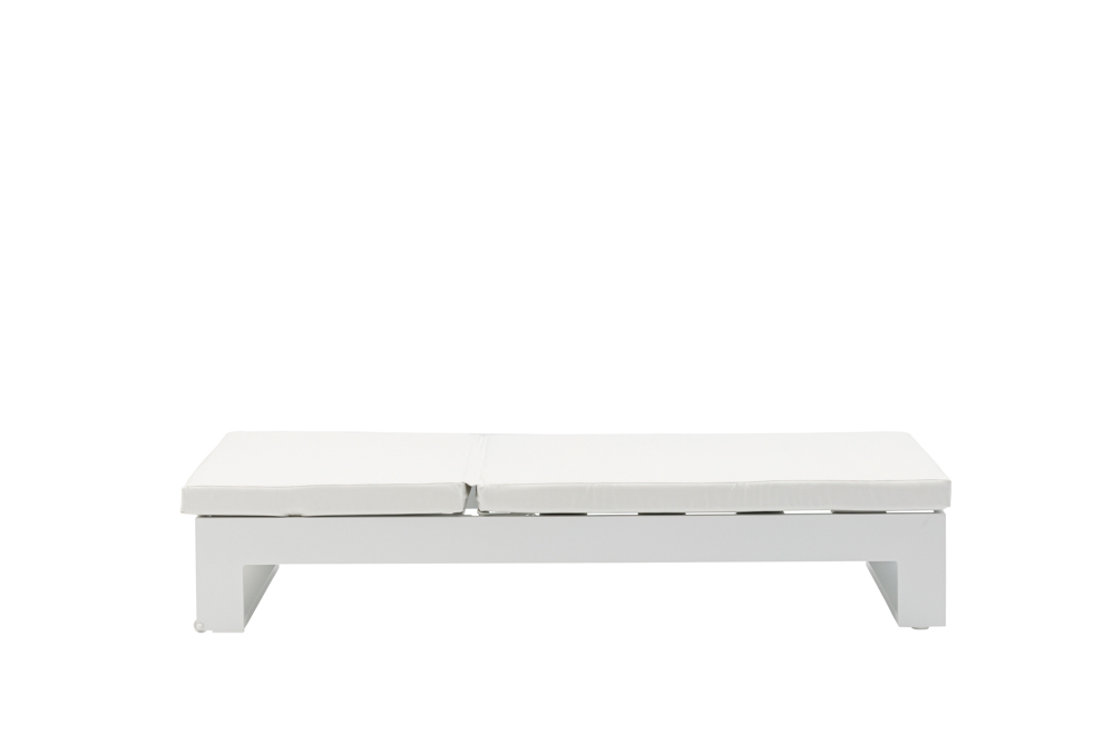 Tumbona Niland. Aluminio blanco y tejido nautico blanco