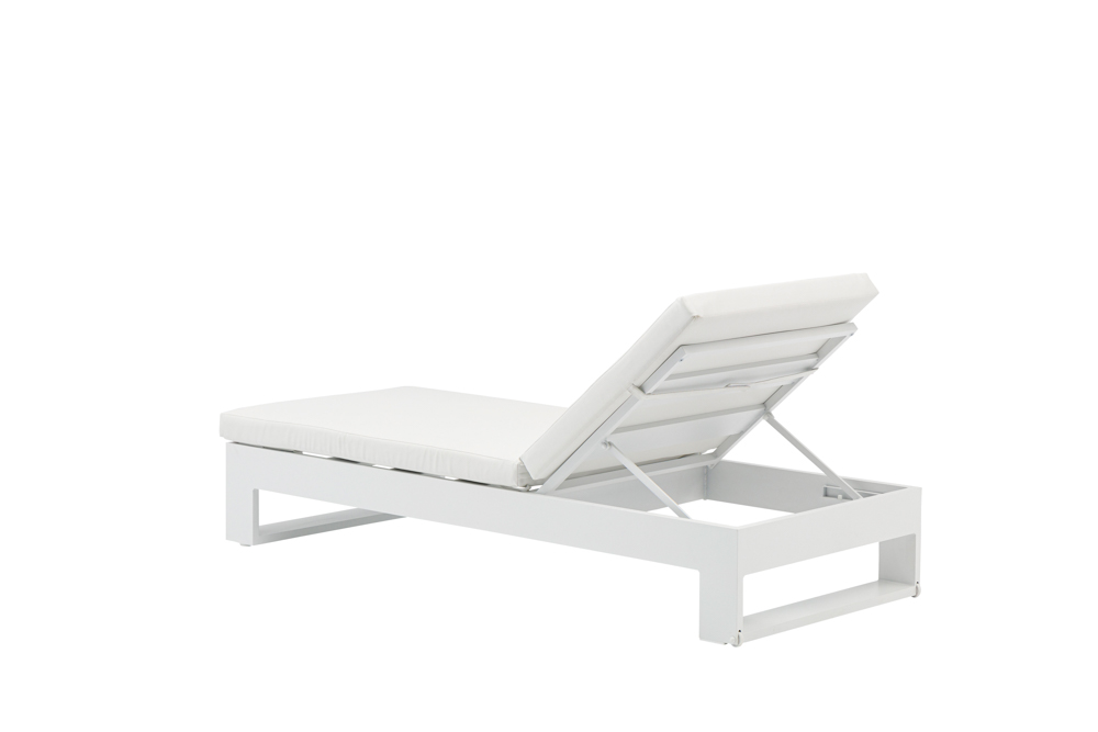 Tumbona Niland. Aluminio blanco y tejido nautico blanco