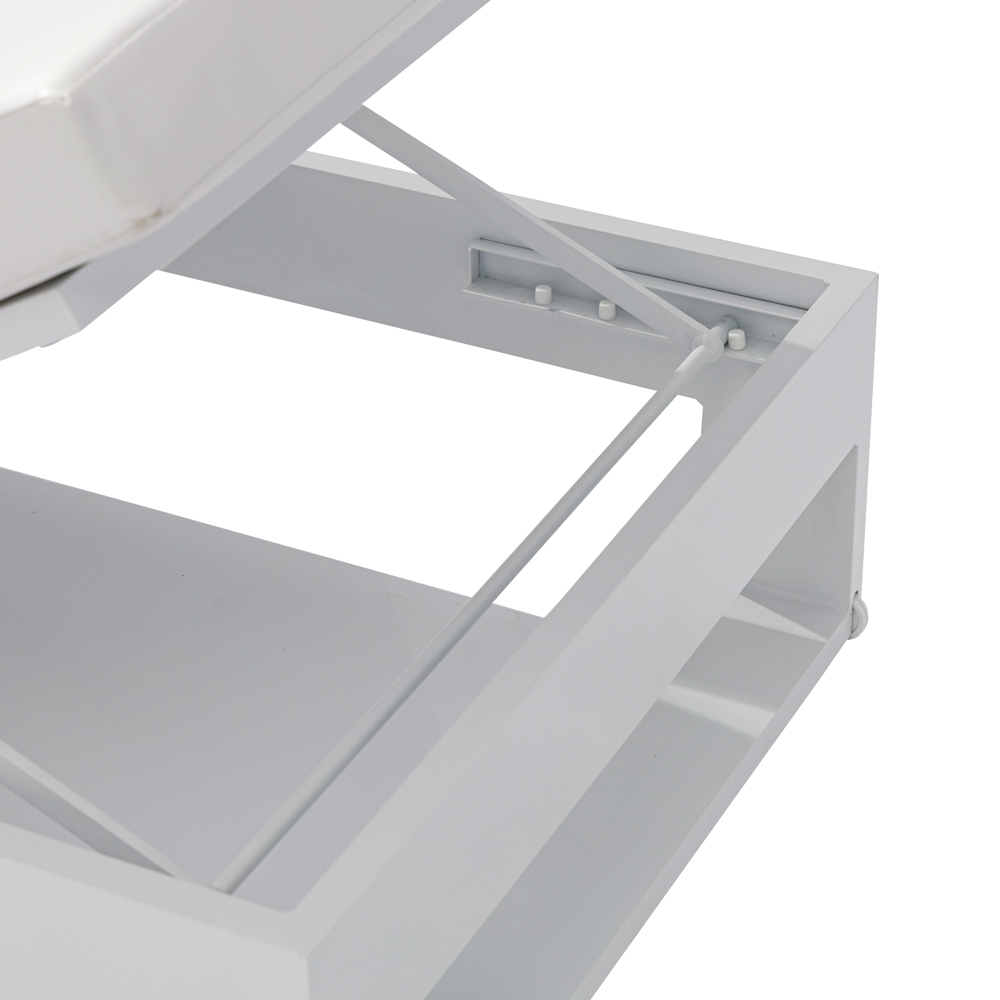 Tumbona Niland. Aluminio blanco y tejido nautico blanco