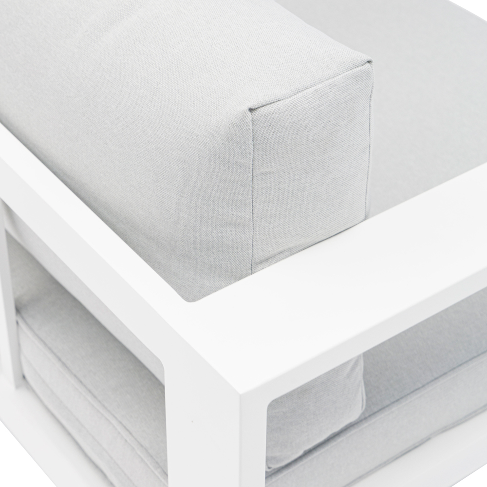 Sofa 1 plaza Niland aluminio blanco y cojineria gris claro