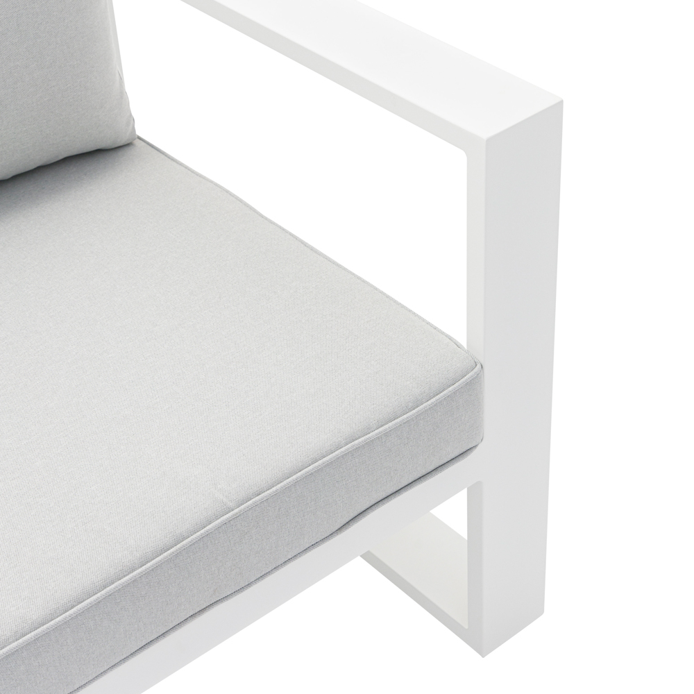 Sofa 1 plaza Niland aluminio blanco y cojineria gris claro