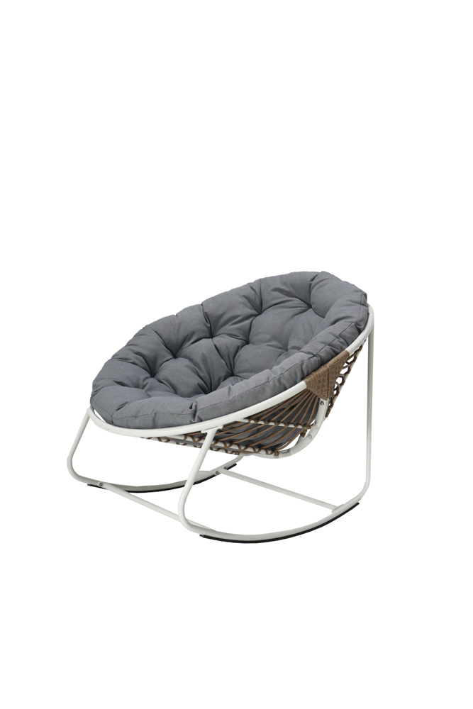 Butaca balancin Bely aluminio y rattan sintetico
