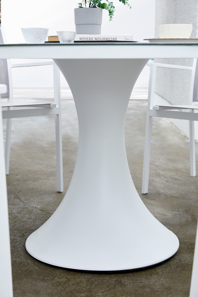 Mesa de comedor Jenner 135cm aluminio blanco encimera cristal ceramico gris claro