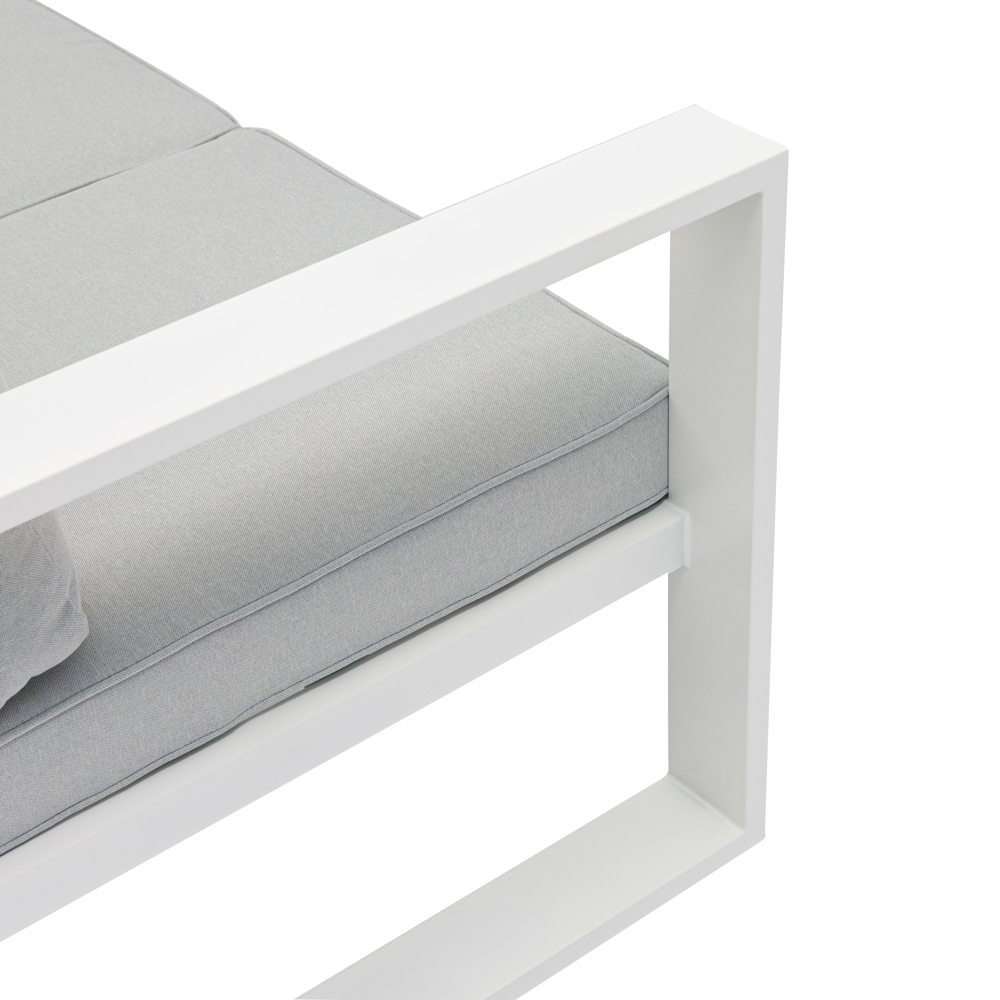 Sofa 3 plazas  Niland aluminio blanco y cojineria gris claro