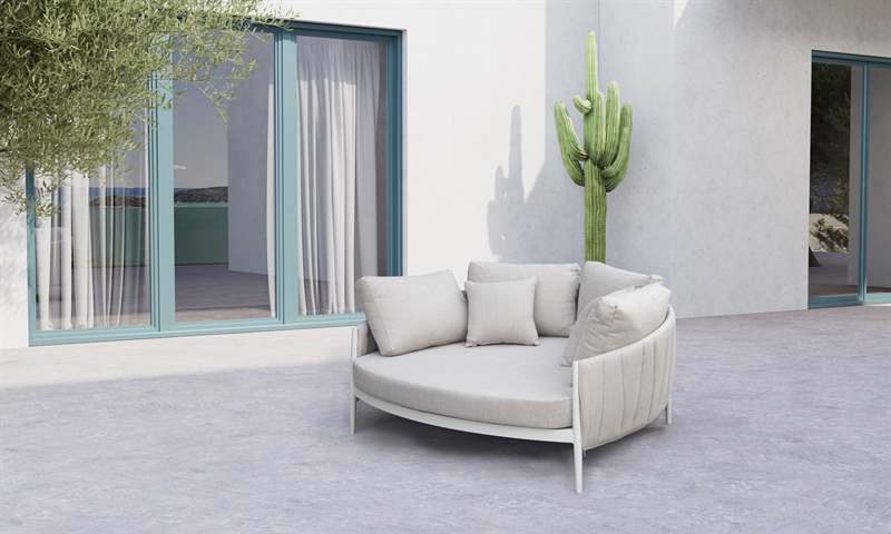 Daybed Attica aluminio blanco y textil gris claro.