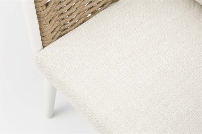 Sillon de comedor Irvine Aluminio blanco. Cuerda taupe cojin  beige