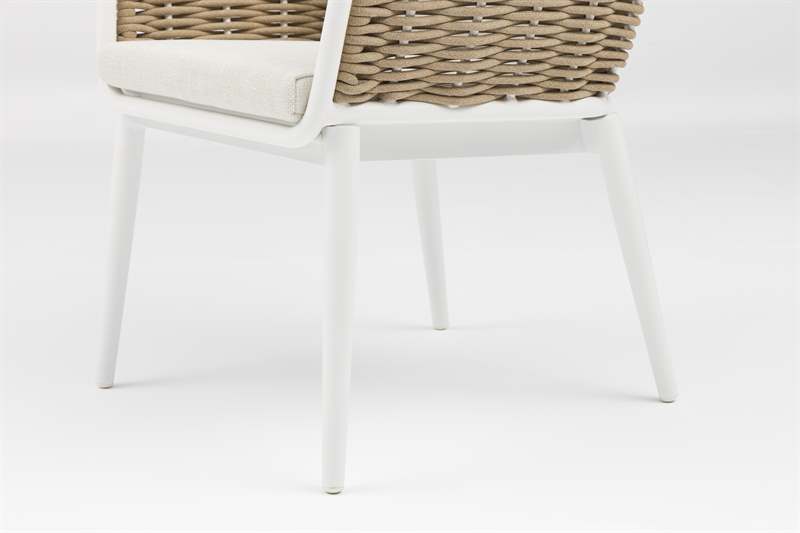 Sillon de comedor Irvine Aluminio blanco. Cuerda taupe cojin  beige