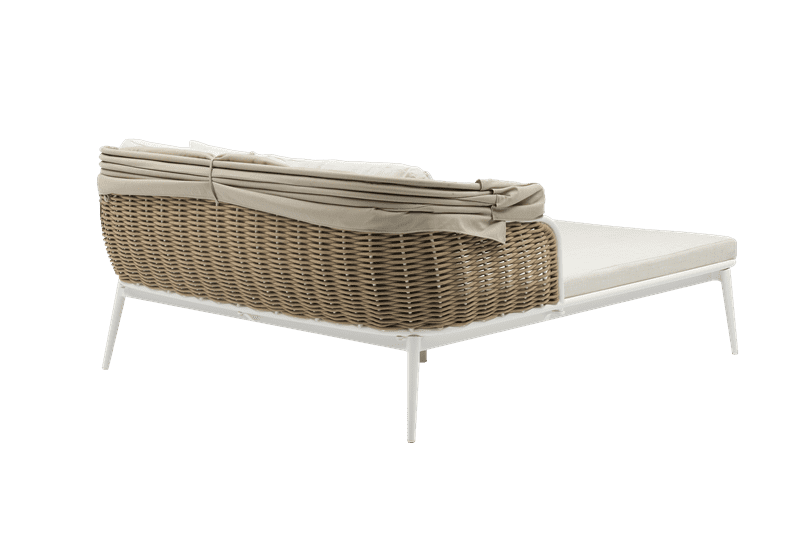 Daybed Irvine Aluminio blanco. Cuerda taupe cojin  beige. Top en textil beige claro.