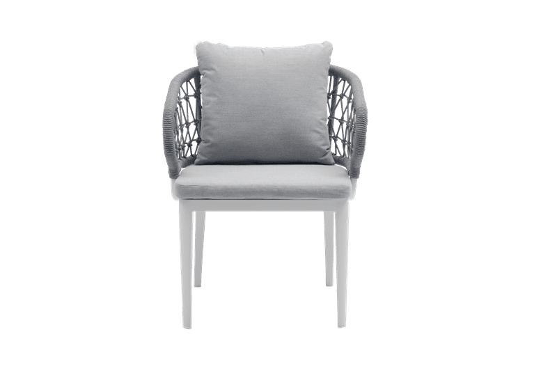 Sillon de comedor Isabela aluminio blanco y textil gris claro.