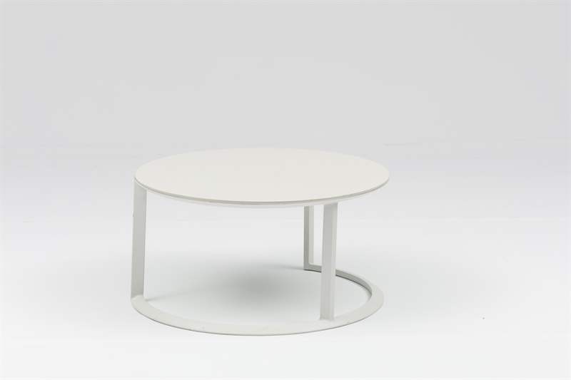 Set mesas redondas auxiliares Isabela aluminio blanco con encimera ceramica beige.