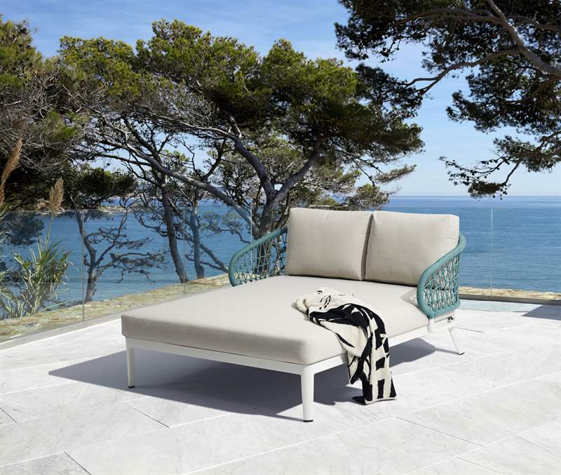 Daybed Isabela aluminio blanco y textil beige y cuerda aqua.