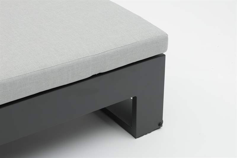 Tumbona Niland. Aluminio antracita y cojineria gris medio