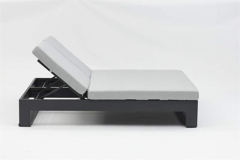 Daybed Niland. Aluminio antracita y textil gris medio