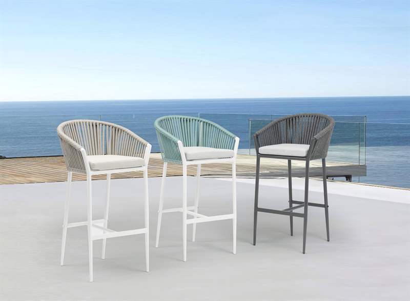 Sillon para barra de bar Ukiah Aluminio blanco. Cuerda aqua y cojin gris claro