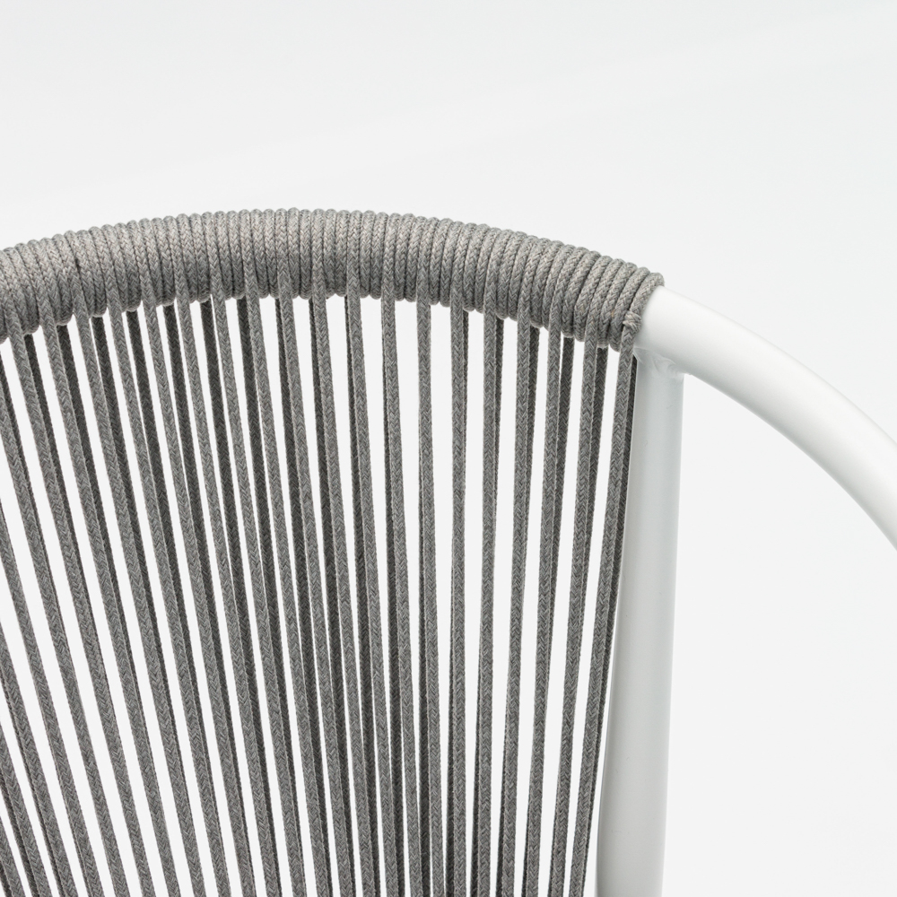 Silla de comedor Moana aluminio blanco cojin gris claro