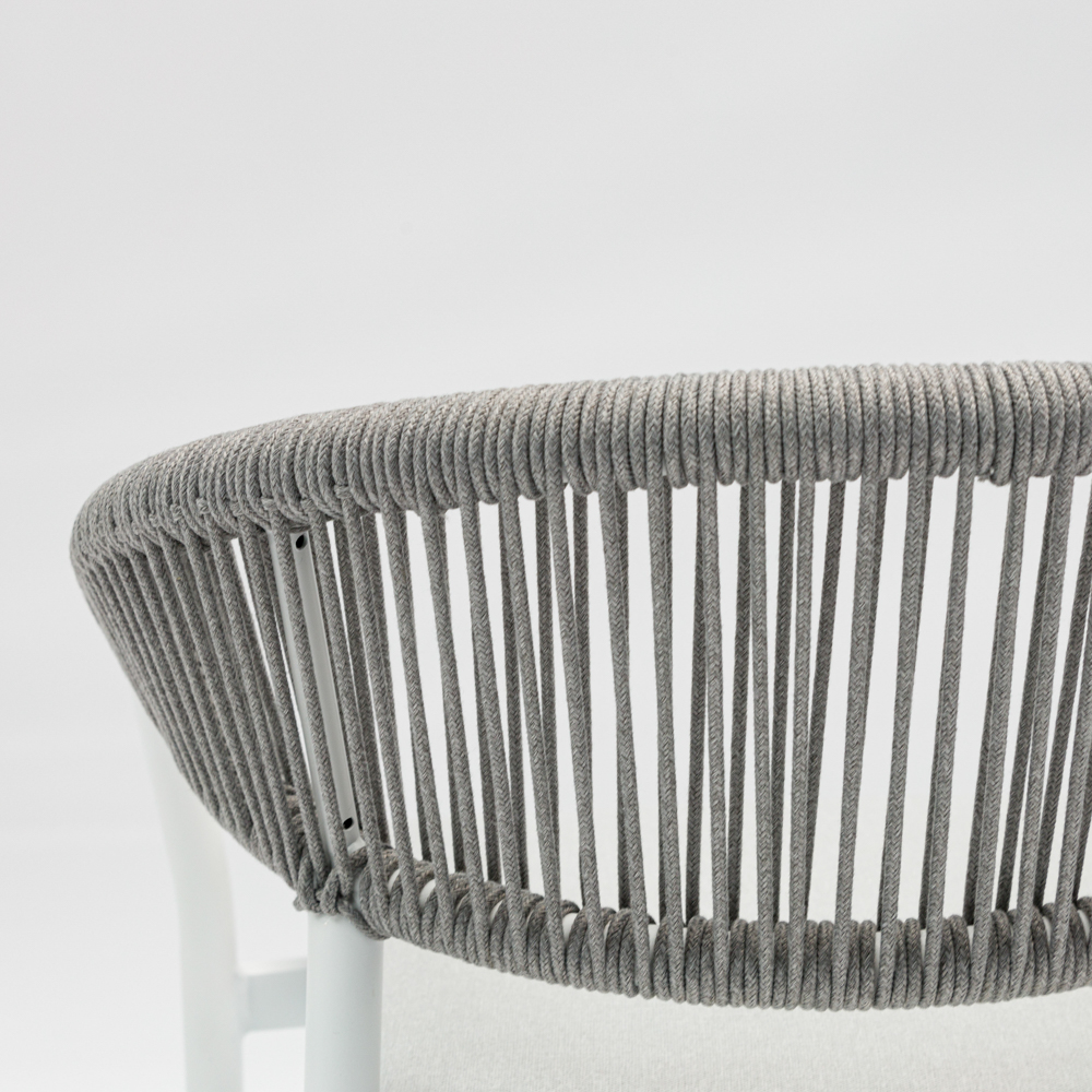 Silla de comedor Ross aluminio blanco cojin gris claro