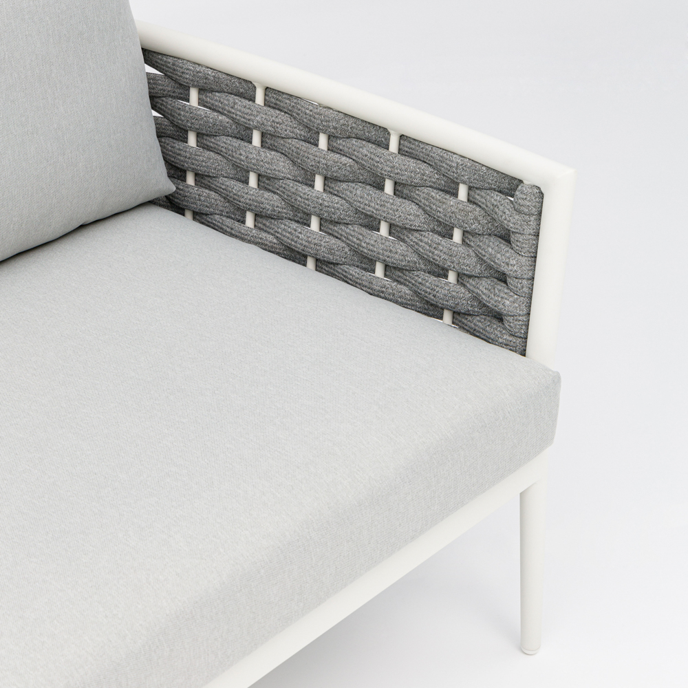 Sofa 2 plazas Walga aluminio blanco cojin gris claro