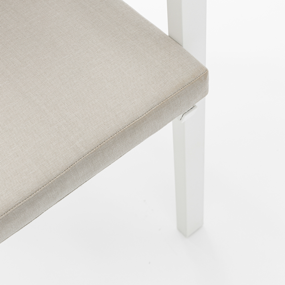 Sillon de  comedor Albury aluminio blanco